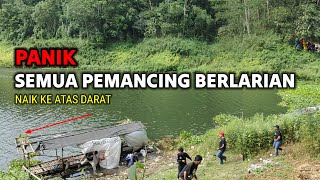 TEREKAM JELAS MUNCUL TIBATIBA SOSOK PENGHUNI TEMPAT INI SAAT MANCING IKAN  MANCING MANIA [upl. by Enimrej]