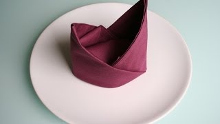 Servietten falten Bischofsmütze napkin folding bishops hat [upl. by Chesney703]