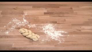 Gevlochten brioche  Recept Cook Expert [upl. by Tamma291]