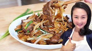 MUST EAT Beef Chow Fun CiCi Li  Asian Home Cooking Recipes [upl. by Mulcahy]