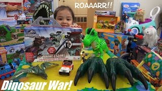 Dinosaur Toys Jurassic Worlds Brawlasaurs Trex VS Indominus Rex Battle Play Set [upl. by Lucia]