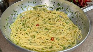 SPAGHETTI AGLIO OLIO E PEPERONCINO COME NON LI AVETE MAI FATTI [upl. by Hollington]