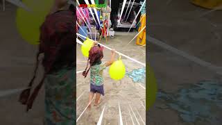 PENCURi  KEPOMPONG BALON funny balondance waterballoon comedy balon watergame lucu games [upl. by Chesnut]