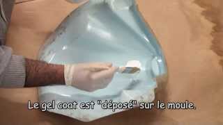 Application de gel coat polyester au pinceau dans un moule rigide [upl. by Feilak]