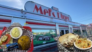 MELS DINER  Pigeon Forge Tennessee  Food and Restaurant Review [upl. by Chura]