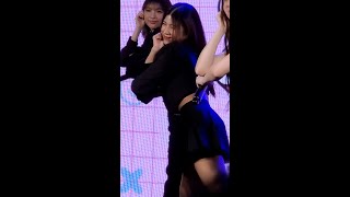 Minigift PEACH YOU  POP Idol Wonderland 24082024 Fancam [upl. by Atinaj56]