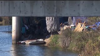 An estimated 423 people are living along the San Diego riverbed  NBC 7 San Diego [upl. by Pattin]