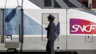 Un bourgeois insulte une fonctionnaire de la SNCF en se proclamant supérieur à elle [upl. by Lampert]