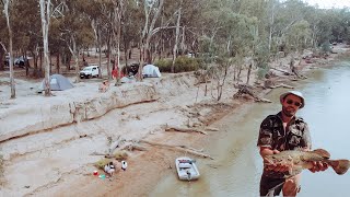 Free camping on the Murray River  fishing boating amp camp cooks [upl. by Yenahteb]