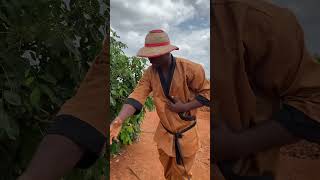 Chinese man going to get powers from a Nigerian Native doctor and he ran away chinalanguge funny [upl. by Terti120]