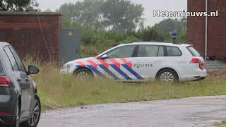 Politie vindt drugsgerelateerde materialen bij inval ZuurdijkVideo [upl. by Ashti]