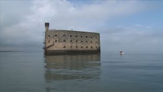 Le Fort Boyard sauvé des eaux par la télévision [upl. by Narton]