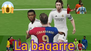 Moment de bagarre dans PES 2025 PPSSPP Android [upl. by Ylurt]