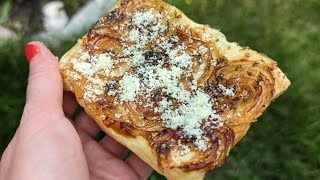 ZwiebelParmesanTarts auf Blätterteig So was von fantastisch lecker Französische Zwiebelküchlein [upl. by Gainor]