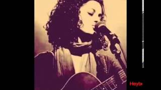 Emel Mathlouthi  Naci en Palestina آمال مثلوثي [upl. by Darell279]