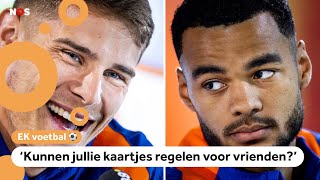 Deze gekke vragen krijgen Oranjespelers van journalisten [upl. by Hally]