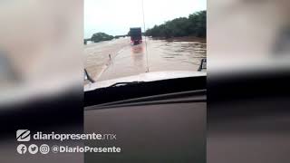 Cierran autopista La Tinajas Ciudad Isla en Veracruz por desbordamiento de río [upl. by Evita]