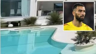 Lex portiere della Roma Rui Patricio vende la villa ecco il la residenza extralusso con piscina [upl. by Vacla623]