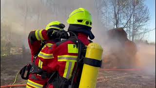 Osterfeuer gerät außer Kontrolle in Bückeburg [upl. by Edrei]