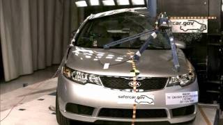 ► 2011 Kia Forte CRASH TEST [upl. by Beaufert]