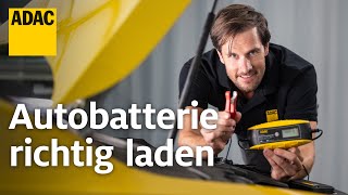 Autobatterie laden – Worauf du beim Ladegerät achten musst Wichtige Funktionen amp Tipps  ADAC [upl. by Thomas]