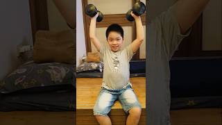 Dewis diary  LEE HAS DUMBBELL EXERCISE taiwanvlog [upl. by Drais]