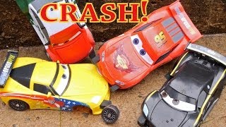 Cars 2 Launching Play Set Lightning McQueen Crashes On Impact Lewis Hamilton Memo Rojas [upl. by Ahsropal]