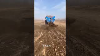 Fertilizer spreader agricultural mechanization dung popular agriculture machinery dung spreader [upl. by Enelaj]