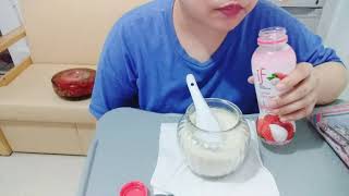 ASMR EATING RAW RICE JAPONICA AND DRINK LYCHEE JUICE MAWAR SEMOX [upl. by Tnairb901]