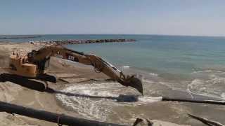 Protection du littoral  la plage du Lido est sauvée [upl. by Atsok]