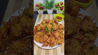 Crispy Aloo Pyaz Pakoda Recipe shorts recipe pakoda [upl. by Anirbys]