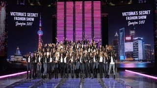 Angels and models of Victoria s Secret Fashion show pose for a photo in Shanghai [upl. by Amabil]