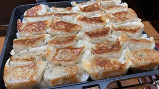 餃子40個をホットサンドメーカーで焼いて割と濃いめハイボールをキメるだけの動画 [upl. by Jarus936]