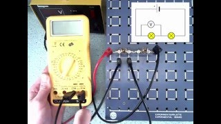 natuurkunde uitleg ELEKTRICITEIT SPANNING METEN MET EEN VOLTMETER [upl. by Airpac]