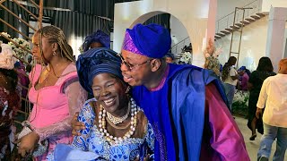 WOLI AGBA HUG KAMO’S MUM AS HE ARRIVE HIS WEDDING PARTY [upl. by Enyrehtak]