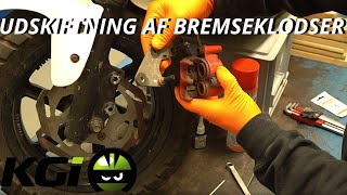 PGO Hot 50  Udskiftning af bremseklodser [upl. by Selway]