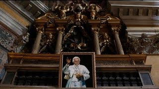 Choc nel mondo allindomani delle dimissioni del Papa [upl. by Paymar]