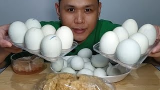 20 Balut 10 Penoy at Chicharon Putok Batok Challenge [upl. by Treblig]