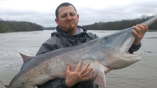 SNAGGING SPOONBILL PADDLEFISH AT FORT GIBSON LAKE IN OKLAHOMA [upl. by Gudrun]