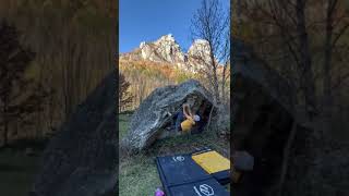 VAL DI MELLO nel PARADISO di GRANITO 😍😍😍 bouldering rockclimbing [upl. by Lucais]