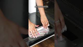 You can clean the oven with aluminum foil [upl. by Ahsiyn]