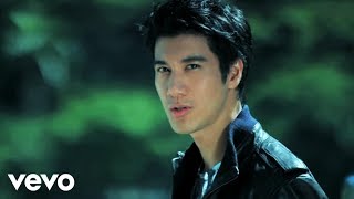 王力宏 Leehom Wang  依然愛你 [upl. by Hube975]