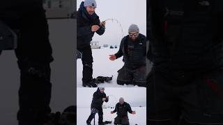 TOUT UN COMBAT avec un doré du Lac StJean walleye icefishing fishing [upl. by Poree393]