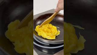 Carbon Steel Pans Nearly as Nonstick as Teflon cooking carbonsteel egg nontoxic strata [upl. by Iblok]