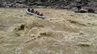 Dangerous Raft flip over  Nepal  Accident  Trishuli  Upset Rapid [upl. by Penny]