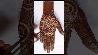 Very Easy safety pin Mehndi Design Trick mehndidesigns youtubeshorts mehndi easymehndi viral [upl. by Annoyek]