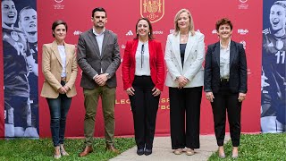 Presentación ESPAÑACANADÁ Femenino en Almendralejo [upl. by Oreves216]