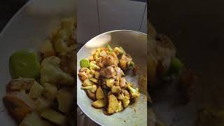 Aloo flower shimla mirch ki Sukhi testi sabji [upl. by Norse]