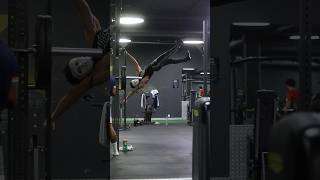 Défier La Gravité Avec Le Drapeau Humain 😱🔥 calistenics streetworkout humanflag shorts gym [upl. by Nirek]