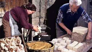 JABÓN artesanal con aceite usado y sosa Elaboración tradicional en el Pirineo en 1997 [upl. by Goodyear870]